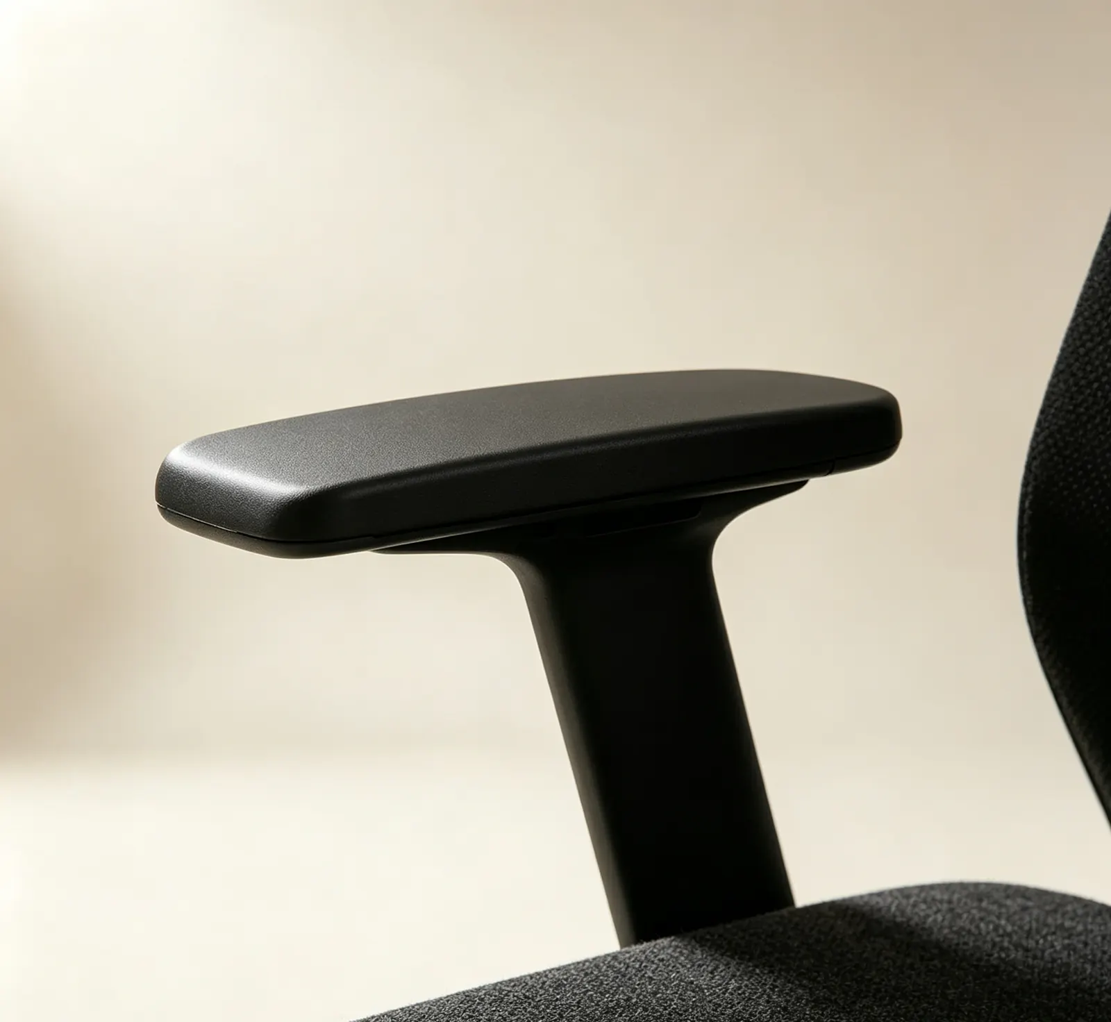 AeroFlex Pro adjustable armrest detail
